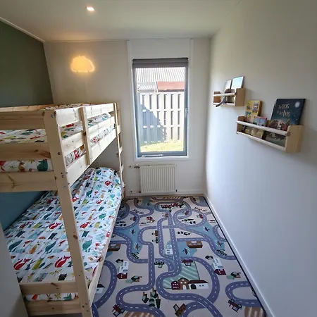 Chalet Luxe 6 Persoons Bungalow Met 3 Slaapkamers 2 Badkamers En Ensuite Ligbad Sint Maartensvlotbrug
