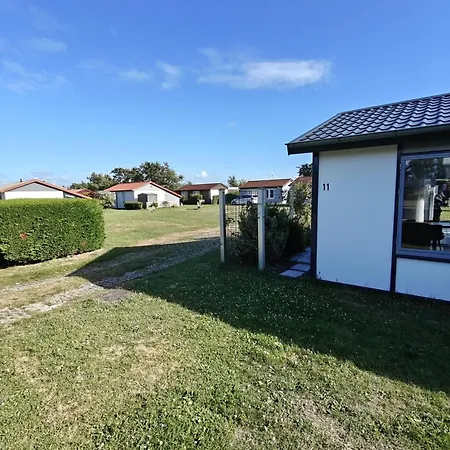 Luxe 6 Persoons Bungalow Met 3 Slaapkamers 2 Badkamers En Ensuite Ligbad Chalet Sint Maartensvlotbrug