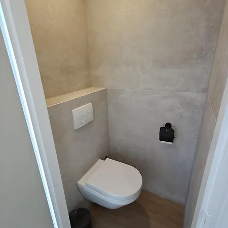 Luxe 6 Persoons Bungalow Met 3 Slaapkamers 2 Badkamers En Ensuite Ligbad Chalet Sint Maartensvlotbrug