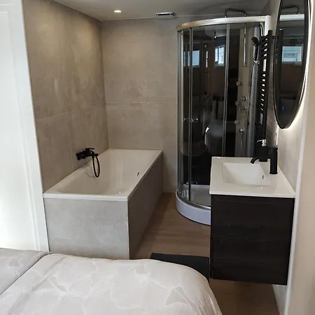 Σαλέ Luxe 6 Persoons Met 3 Slaapkamers 2 Badkamers En Ensuite Ligbad